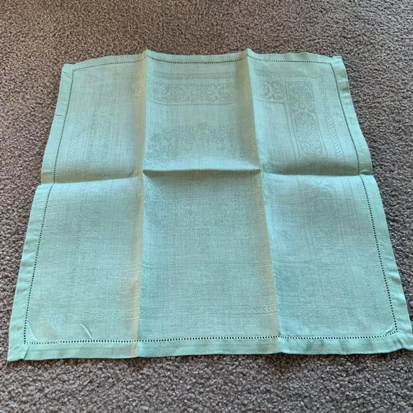 Vintage Irish Linen Green Tablecloth & 4 Napkins Chrysanthemum Design - Picture 2 of 6